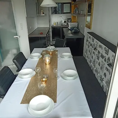 Centre Mediacite Possible Parking Terrasse Immense 8eme Pour 2 Personnes Διαμέρισμα